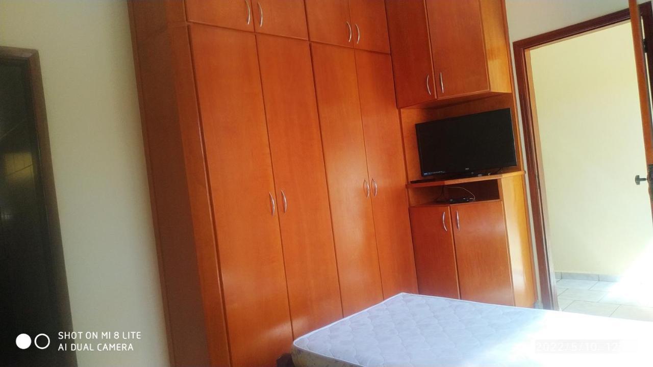 Hospedaria Donna Nene II Apartment Penapolis Luaran gambar